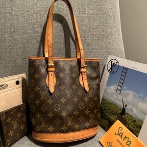 ❌SOLD ❌Louis Vuitton bucket bag
